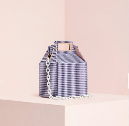 Autumn and winter new European and American niche design printing portable acrylic chain shoulder bag
