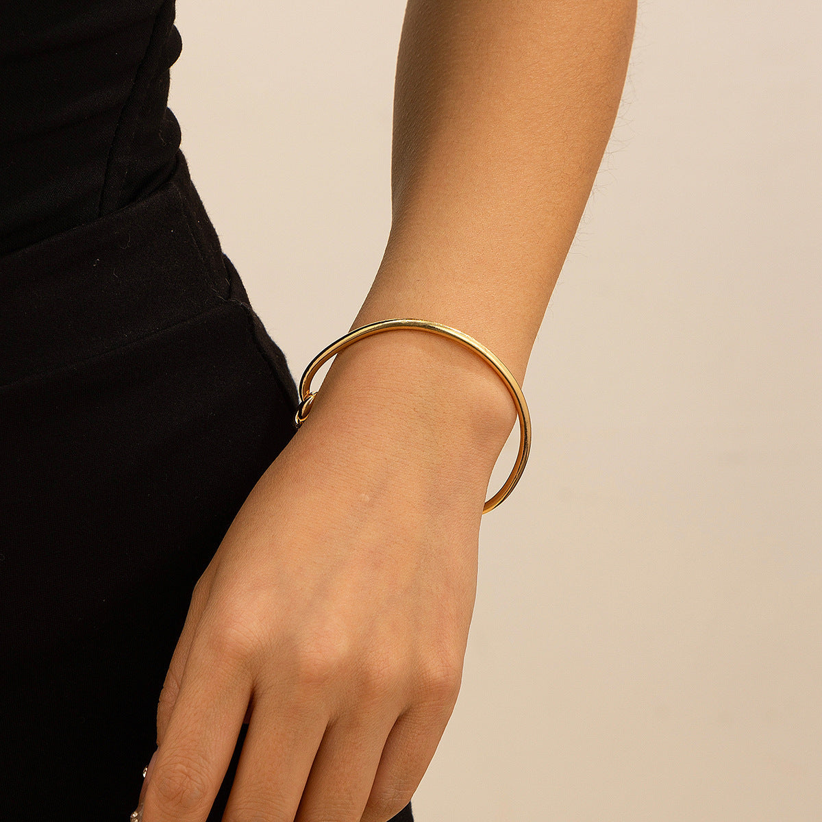 Design Double-layer Hollow Knot Open-ended Bracelet For Women Jewelry Wedding Pulseiras Lover Gift