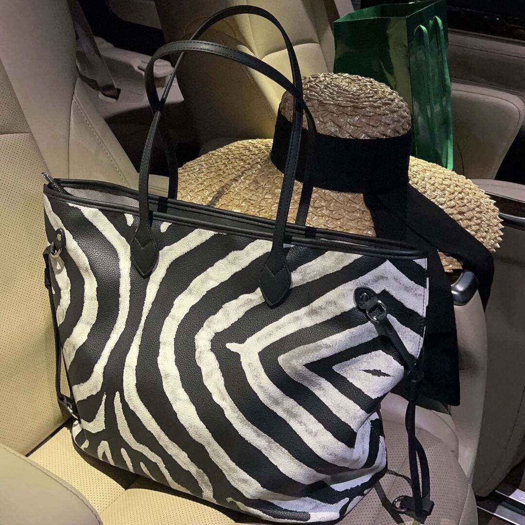 Retro Underarm Niche Shoulder Messenger Bag