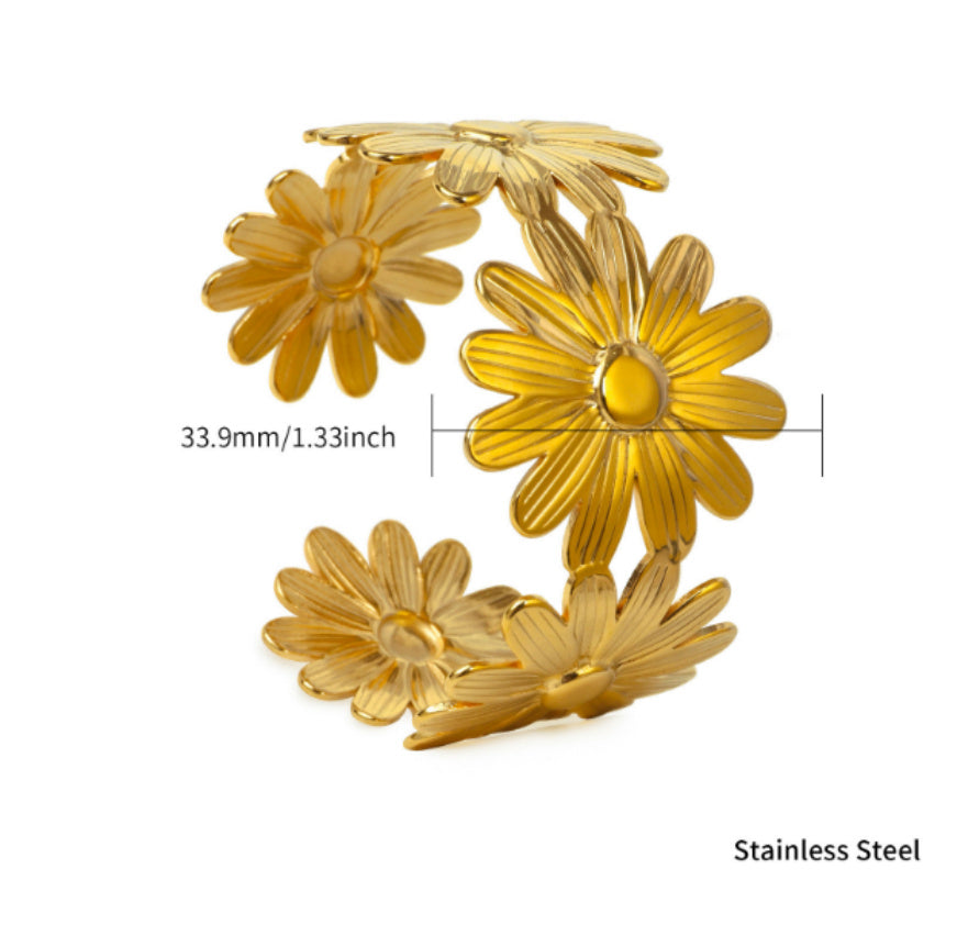 Titanium Steel Gold-plated Pastoral Style Flower Bracelet