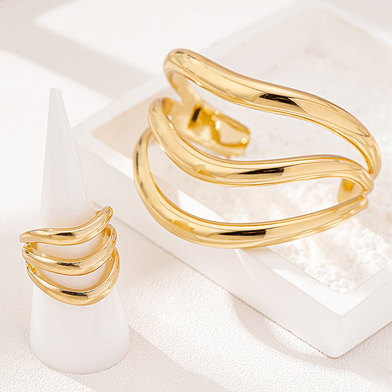 Personalized Retro Women's Ring Bracelet Ornament Suit