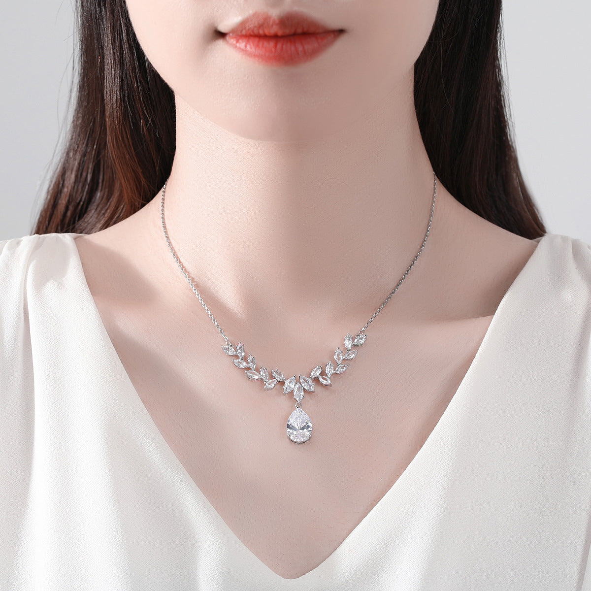 Water Drop Pendant Copper Inlaid Zircon Crystal Super Shining Necklace