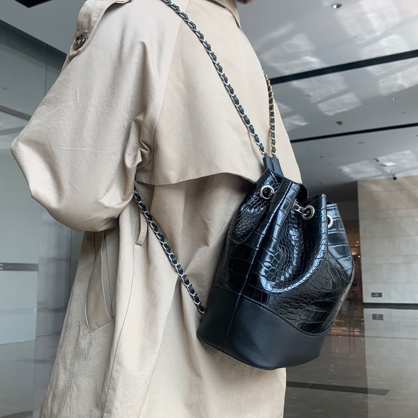 Fashion Women's Versatile Large Capacity Shoulder Bag