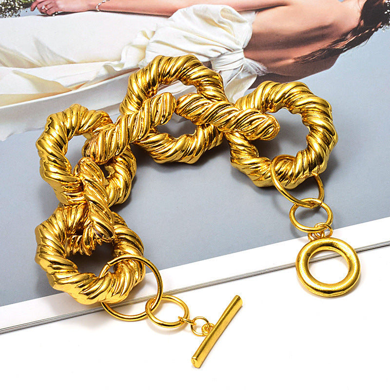 European And American Style Fashion Gold Bracelet Twist Metal