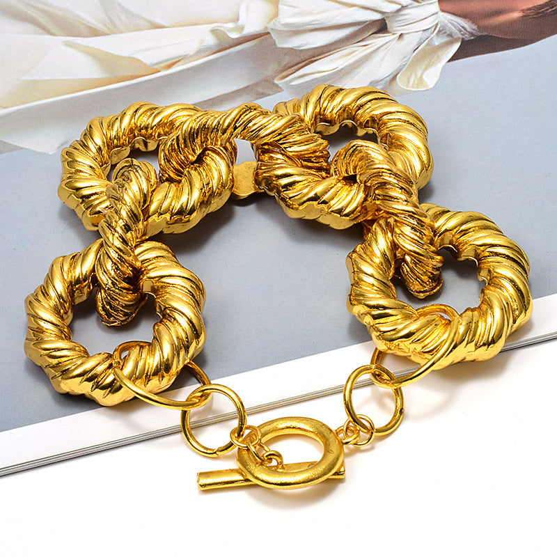 European And American Style Fashion Gold Bracelet Twist Metal