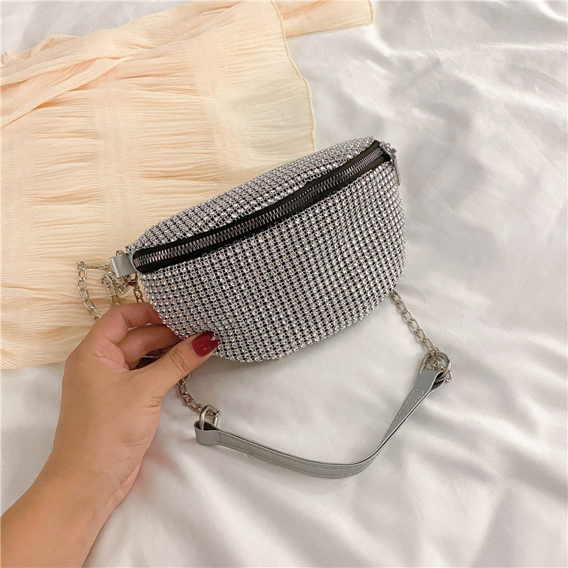 Diamond-studded diagonal bag chain bag