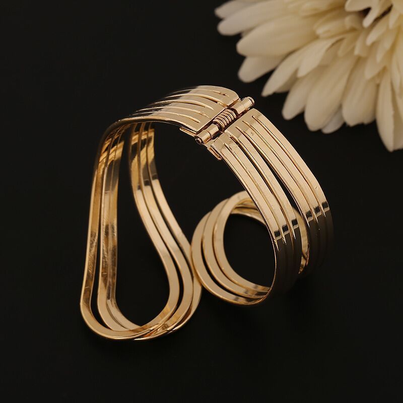 High-end exaggerated metal bracelet